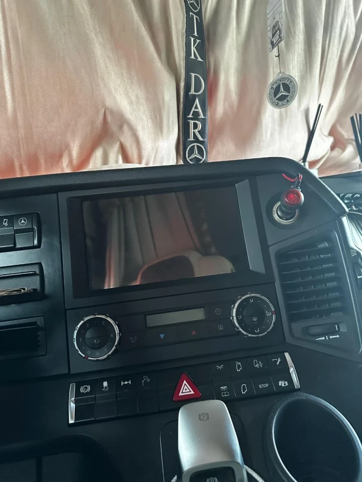 Штатная магнитола Teyes CC3 2K 4/64 Mercedes-Benz Actros (2011-2023)